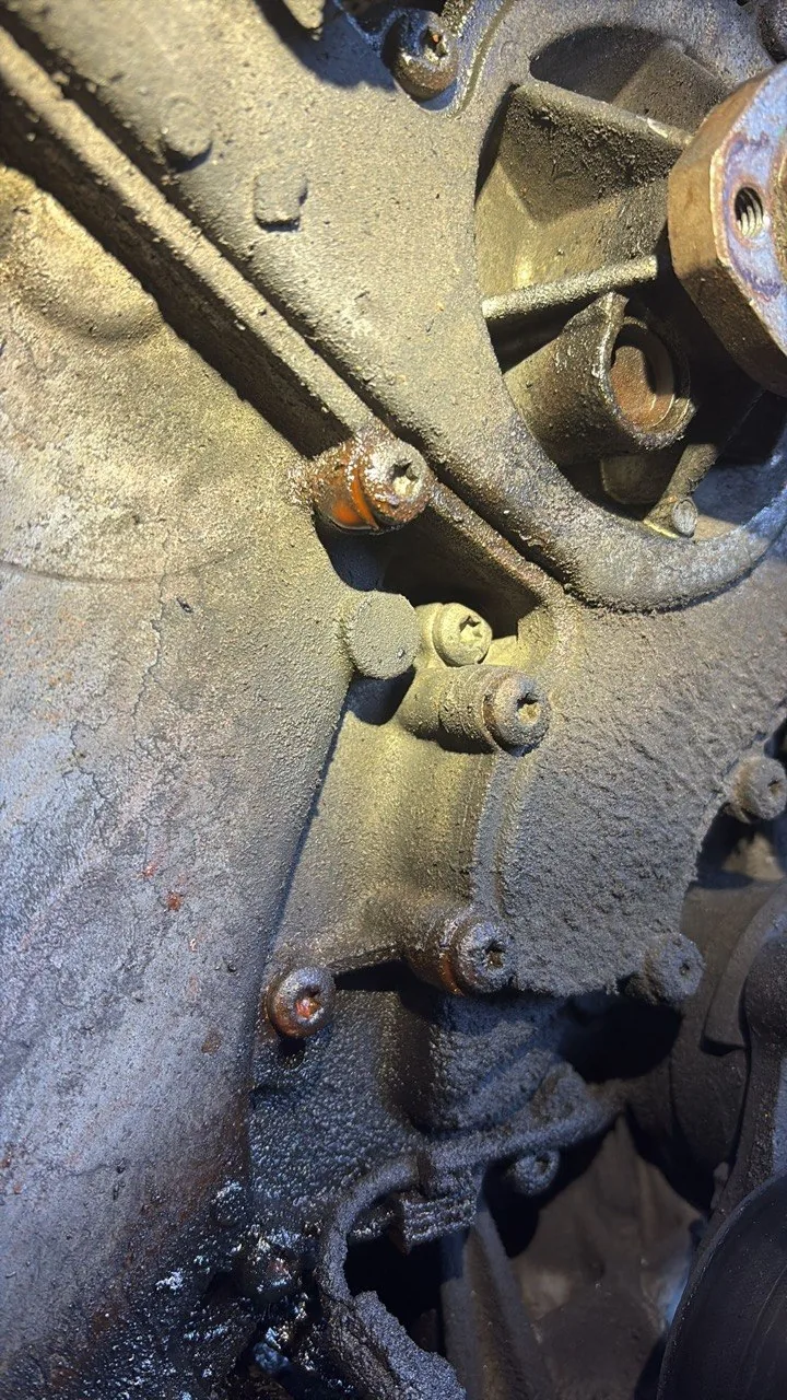 Pompa de Apă Defectă: Simptome, Diagnostic și Înlocuire